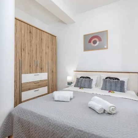 Mia Apartman *