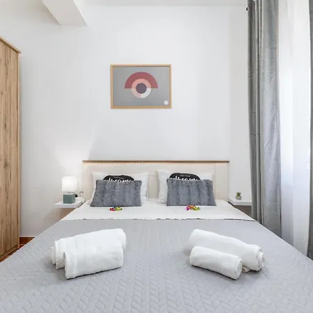 Mia Apartman